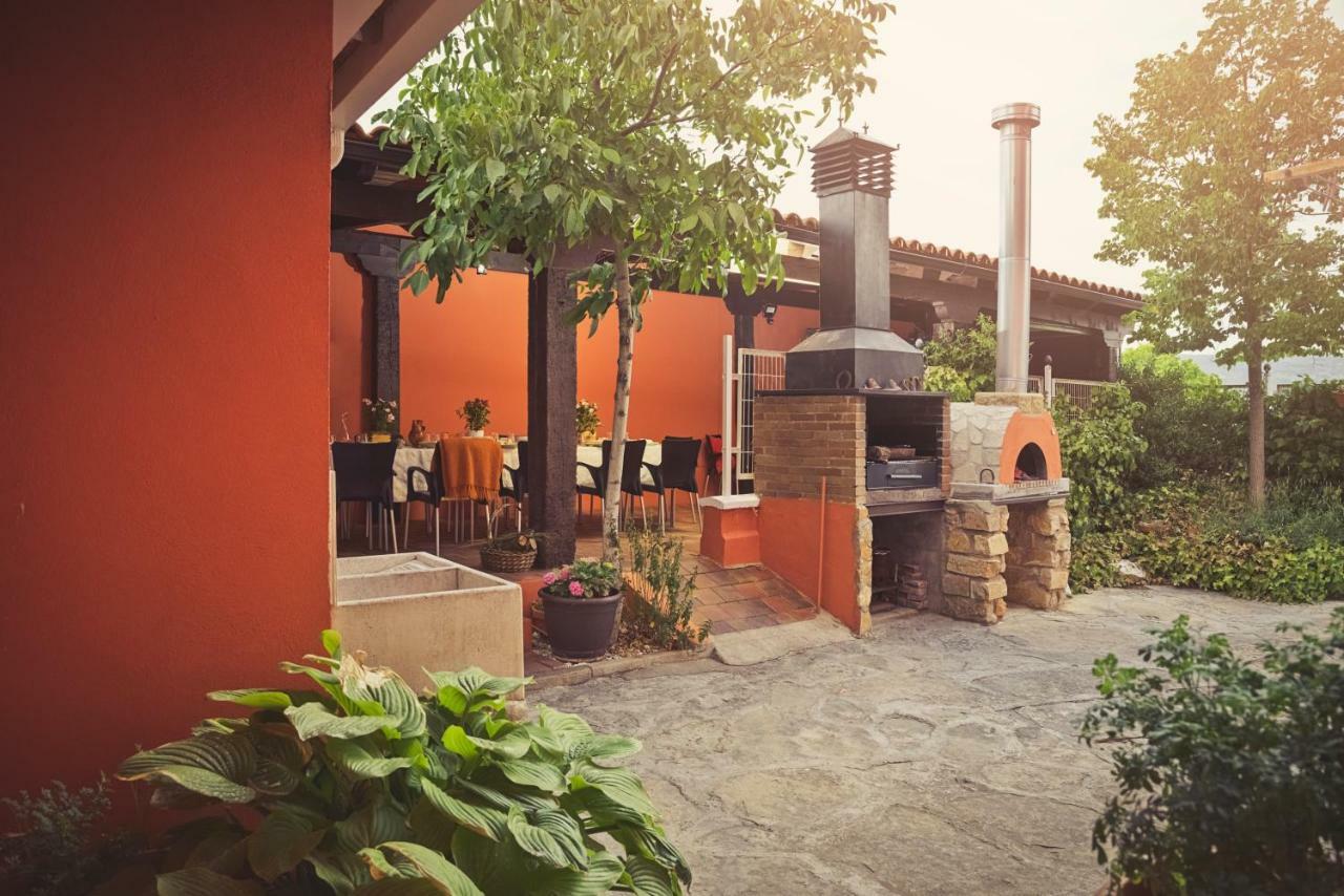 Apartamento 2 4/6 Pax Casa Rural El Sauce. A 2,5 Km De Cuenca Capital Nohales المظهر الخارجي الصورة